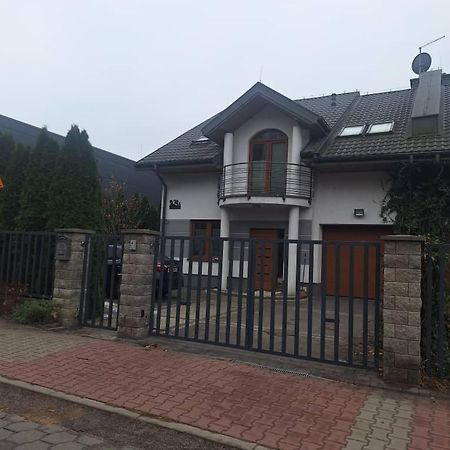 Villa Varzob Warszawa Zewnętrze zdjęcie