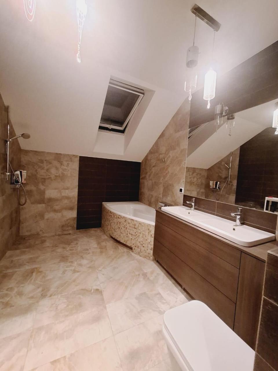 Villa Varzob Warszawa Zewnętrze zdjęcie