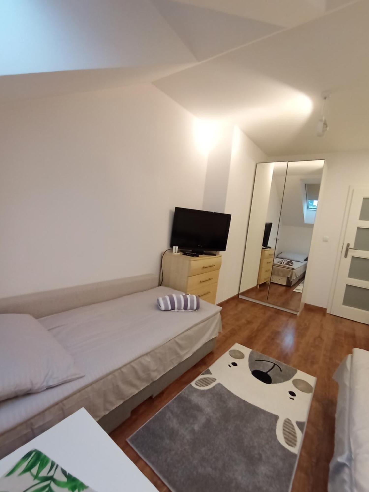 Villa Varzob Warszawa Zewnętrze zdjęcie